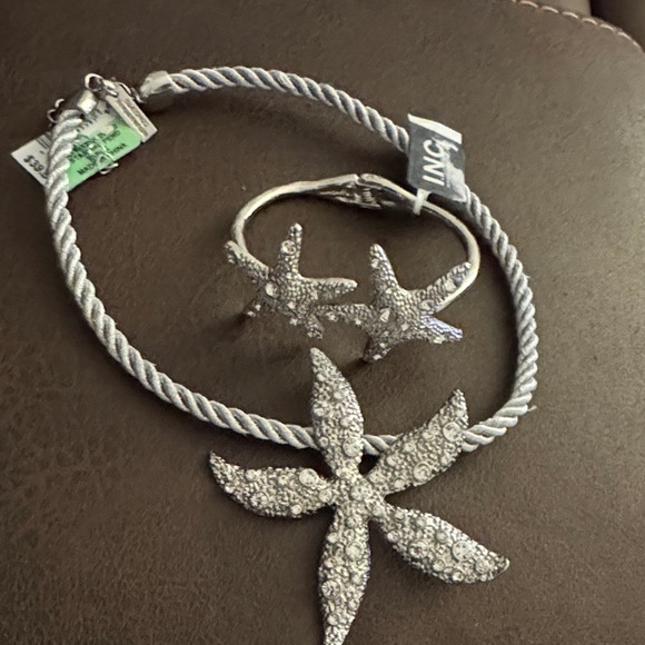INC International Concepts Silver Starfish Bracelet - Picture 5 of 5